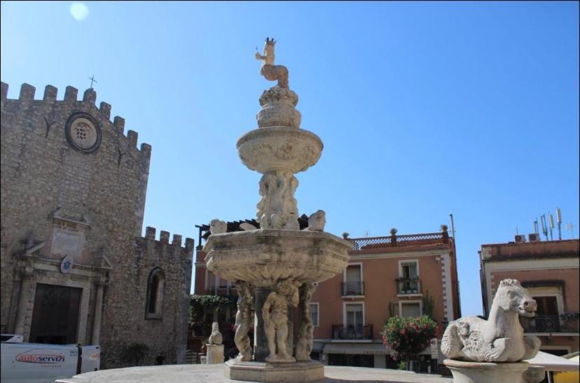 Duomo Square Apartment Taormina Luaran gambar