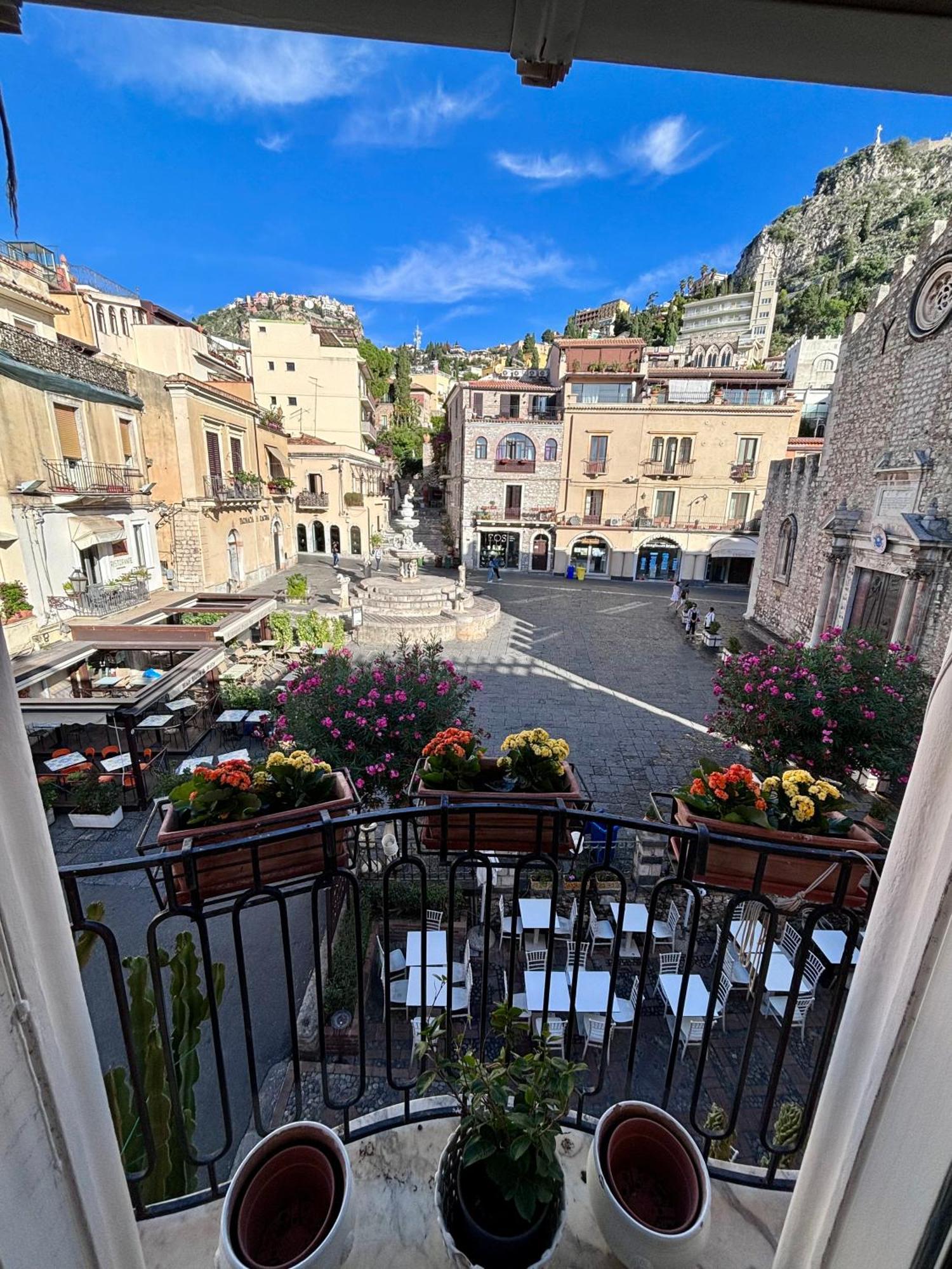 Duomo Square Apartment Taormina Luaran gambar